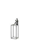 KİTAP OKUYAN METAL FİGÜR