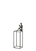 KİTAP OKUYAN METAL FİGÜR