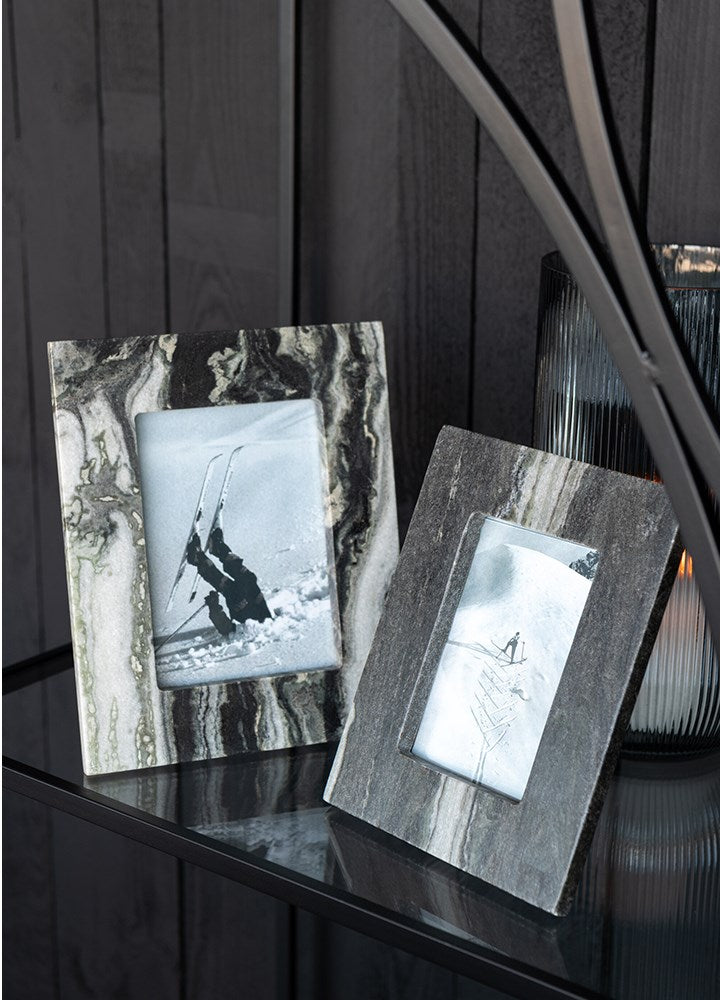 SİYAH MERMER FOTOĞRAF ÇERÇEVESİ